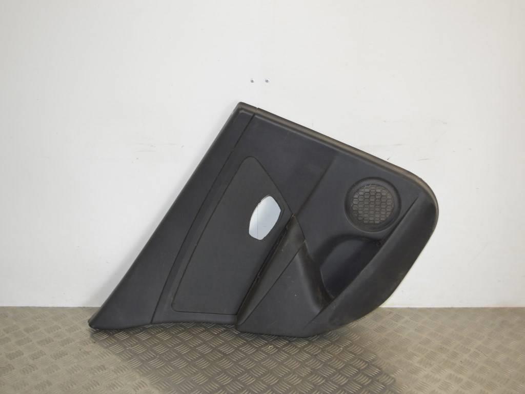 Обшивка двери задней левой (дверная карта)