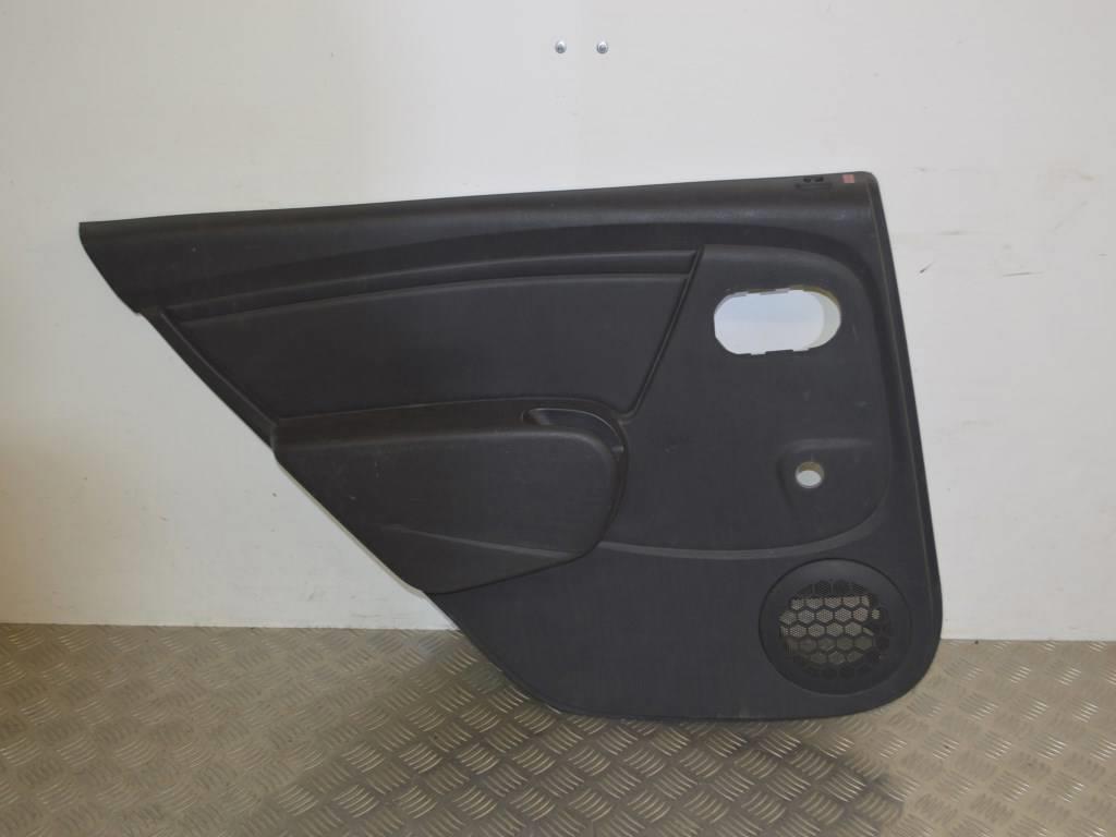 Обшивка двери задней левой (дверная карта)