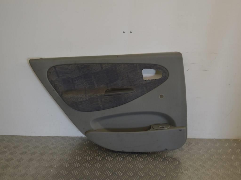 Обшивка двери задней левой (дверная карта)