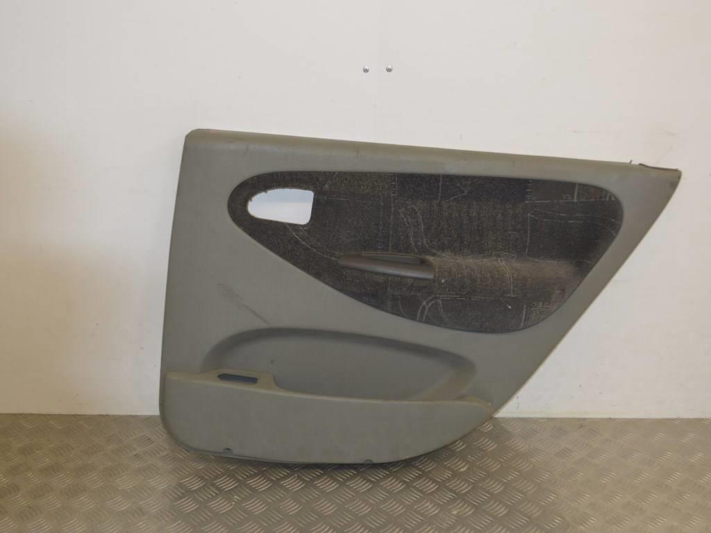 Обшивка двери задней левой (дверная карта)