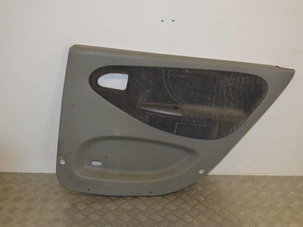 Обшивка двери задней левой (дверная карта)