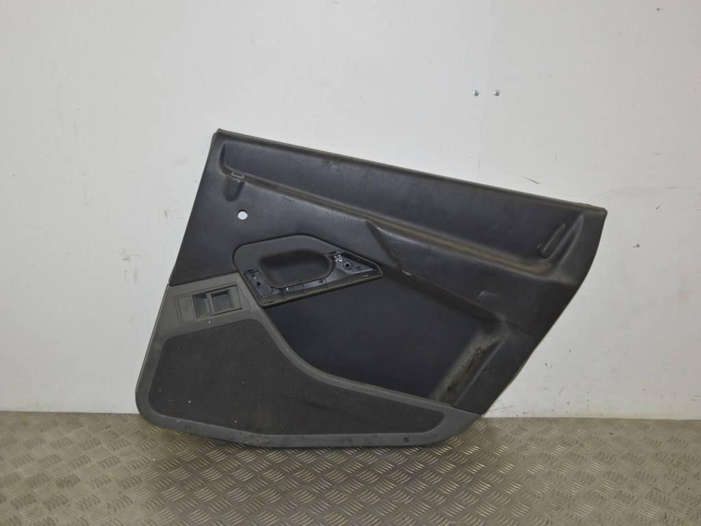 Обшивка двери задней правой (дверная карта)