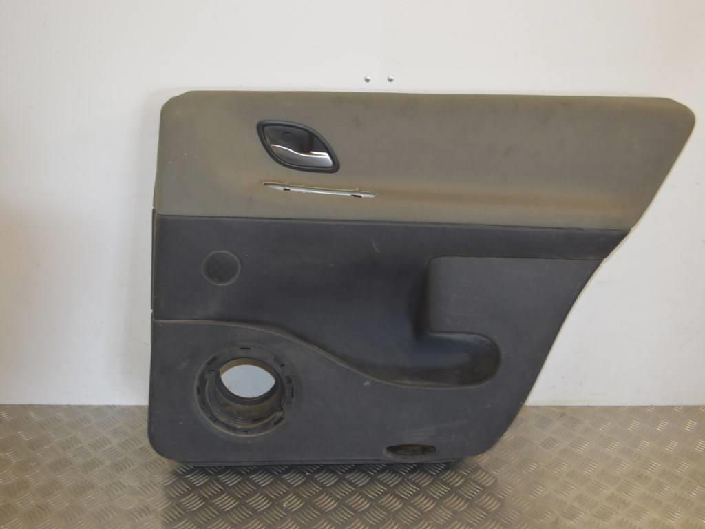 Обшивка двери задней правой (дверная карта)