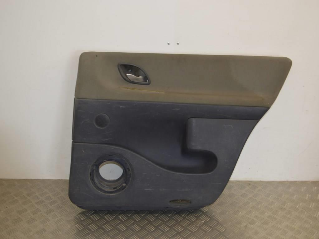 Обшивка двери задней правой (дверная карта)