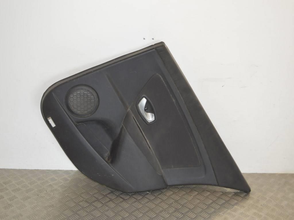 Обшивка двери задней правой (дверная карта)