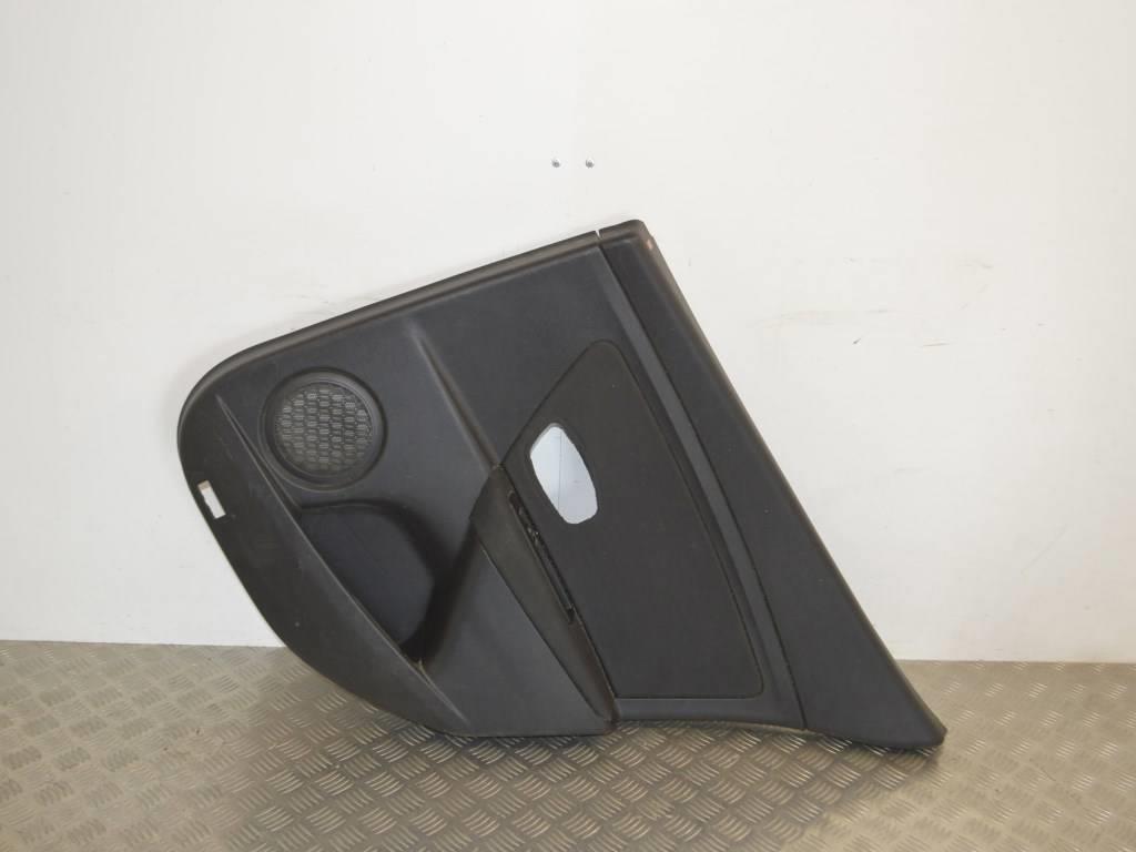 Обшивка двери задней правой (дверная карта) Renault Megane 3 (2008-2019) 829A00091R