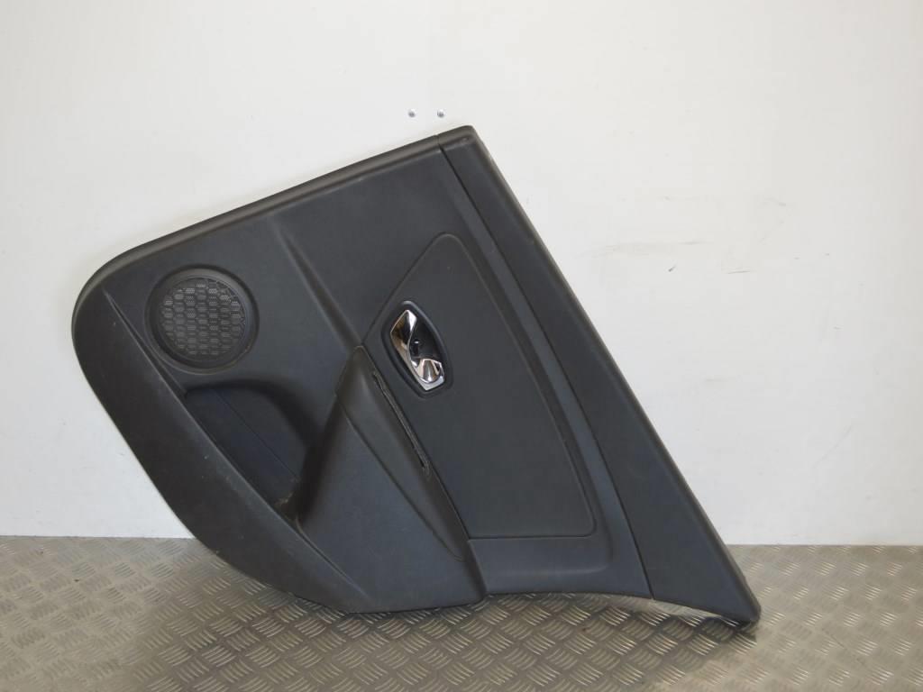 Обшивка двери задней правой (дверная карта)