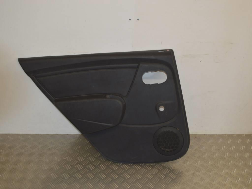 Обшивка двери задней правой (дверная карта)