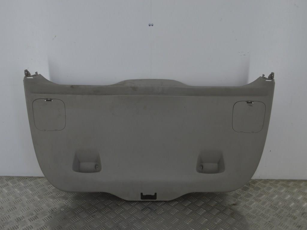 Обшивка крышки багажника