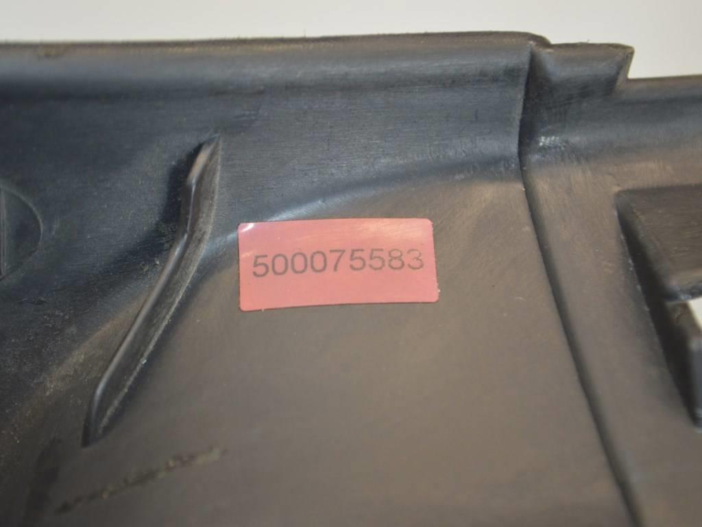 Обшивка крышки багажника