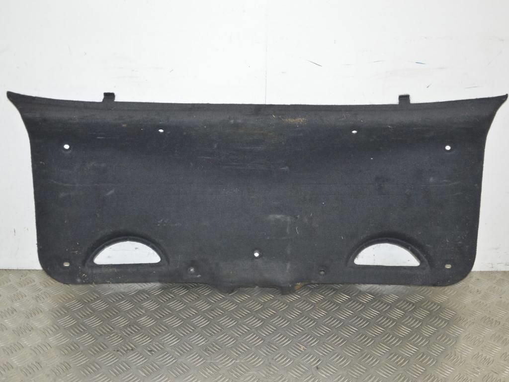 Обшивка крышки багажника