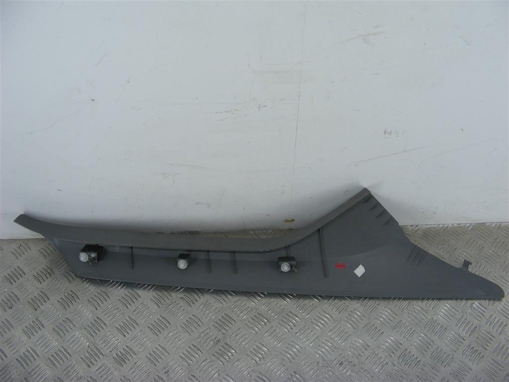 Обшивка стойки передней левой