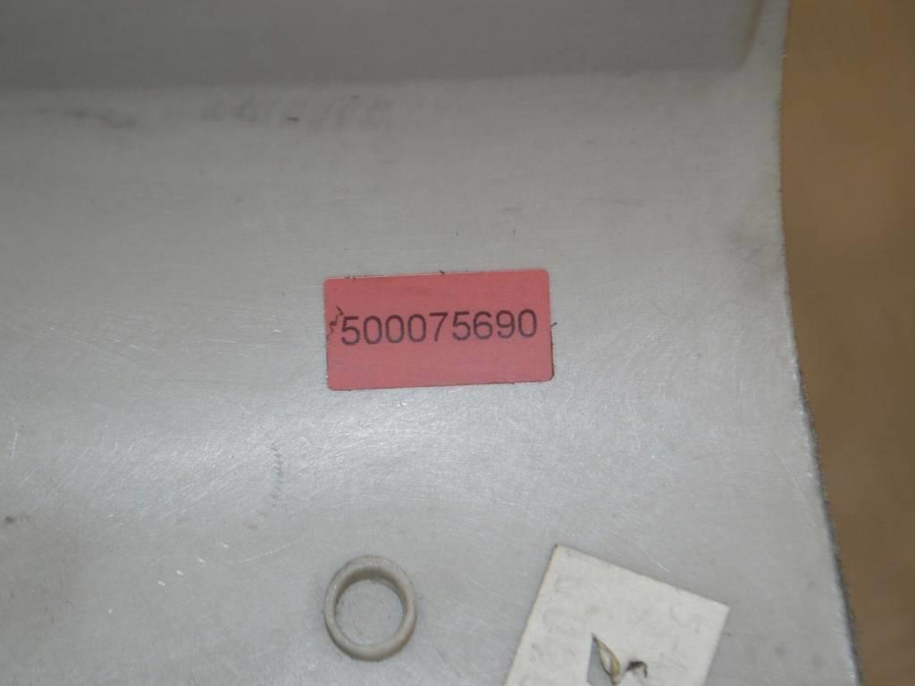 Обшивка стойки передней правой