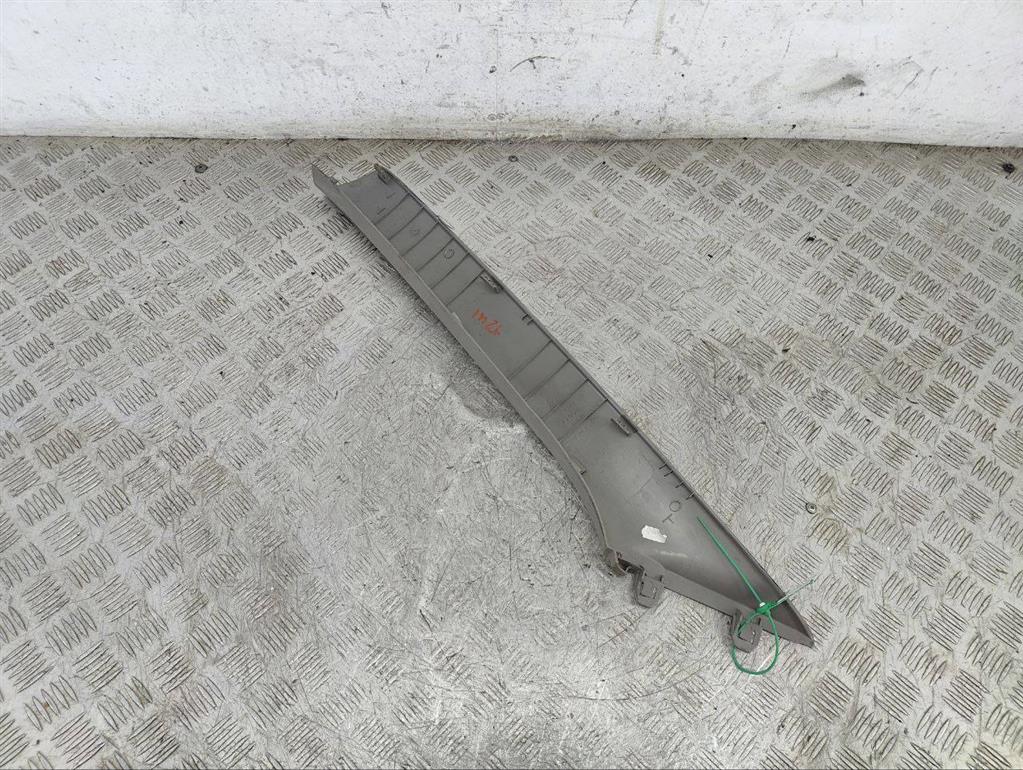 Обшивка стойки передней правой