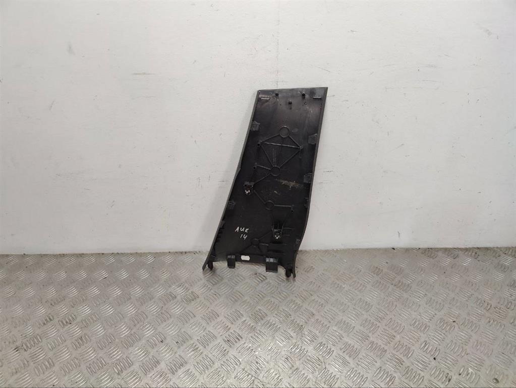 Обшивка стойки центральной левой