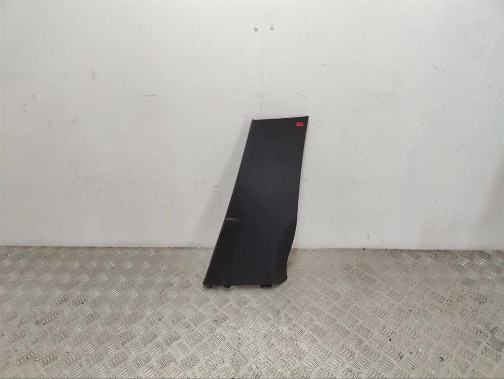 Обшивка стойки центральной правой