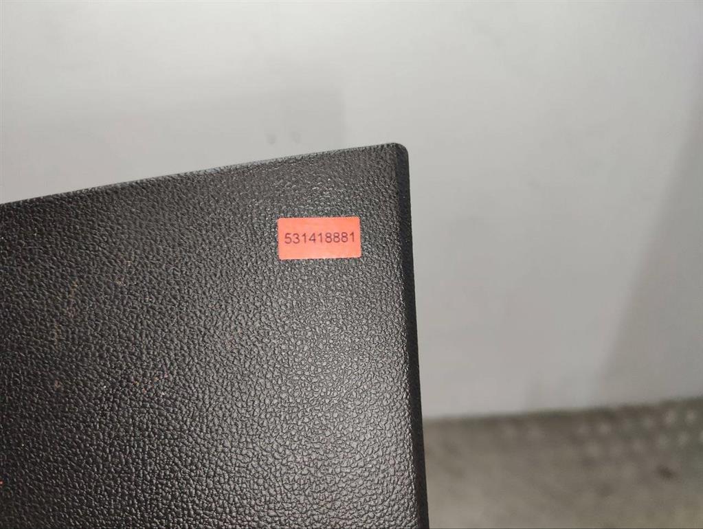 Обшивка стойки центральной правой