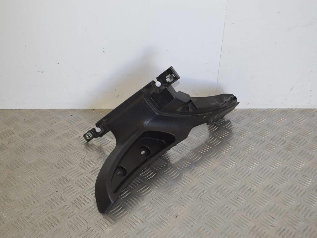 Обшивка стойки задней правой