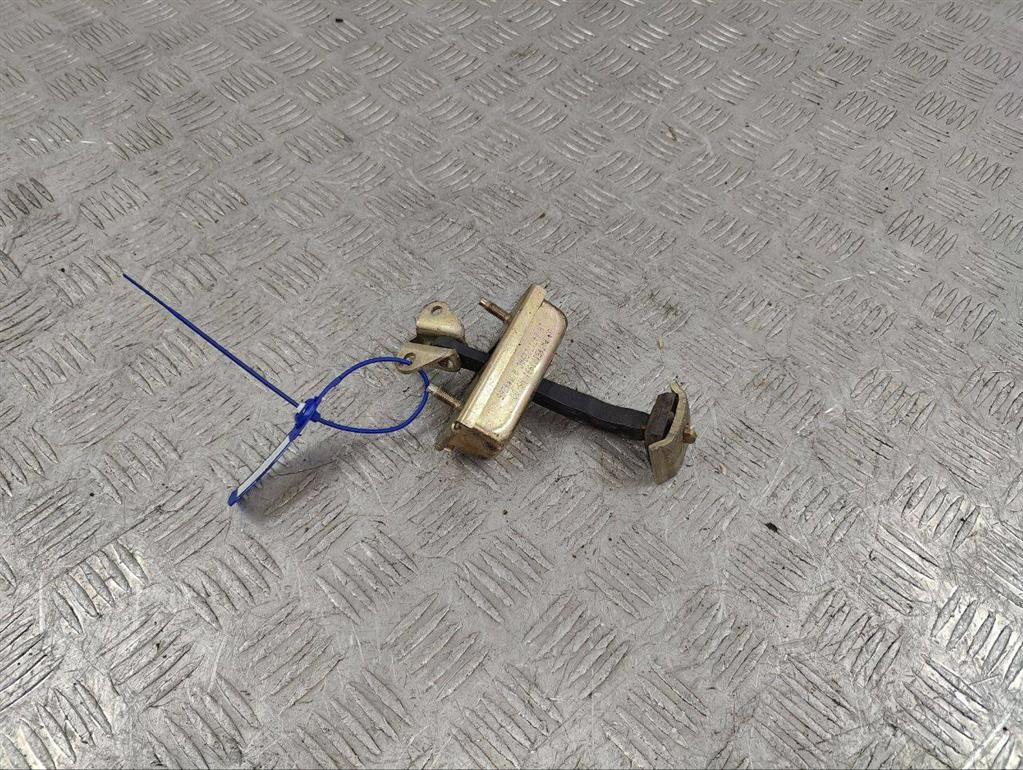 Ограничитель открывания двери передней