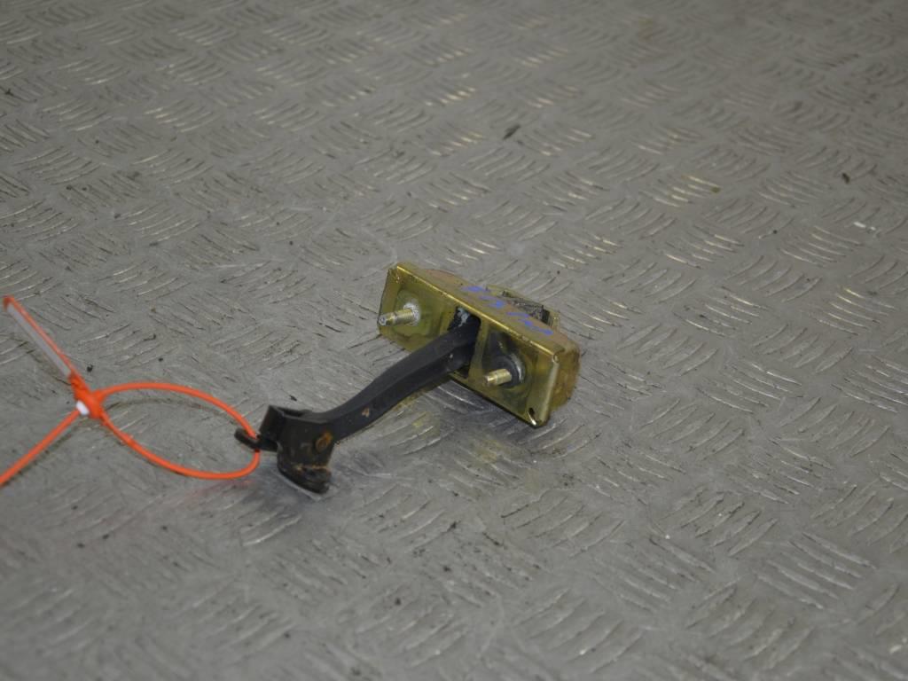 Ограничитель открывания двери передней