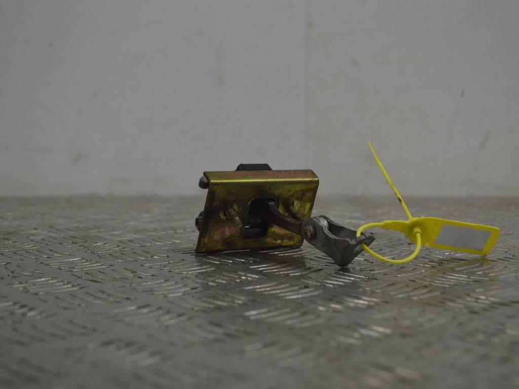 Ограничитель открывания двери Peugeot 607 (2000-2009)