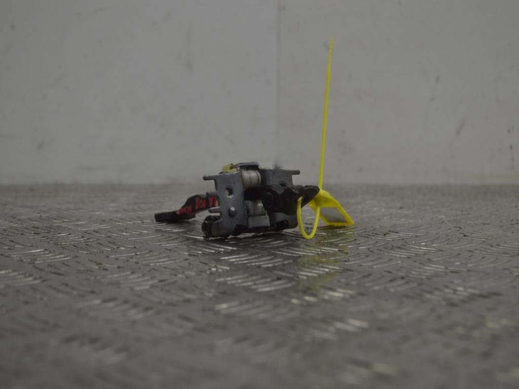 Ограничитель открывания двери Renault Laguna 3 (2007-2015)