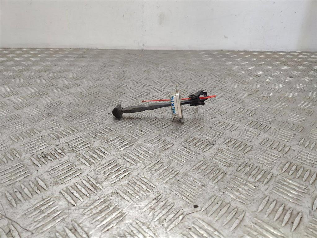 Ограничитель открывания двери задней