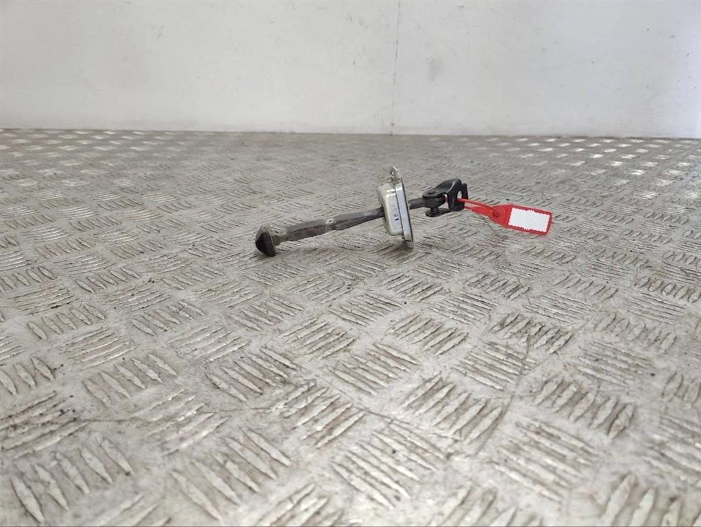 Ограничитель открывания двери задней