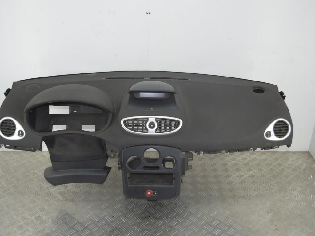 Панель передняя салона (торпедо) Renault Clio 3 (2005-2012)