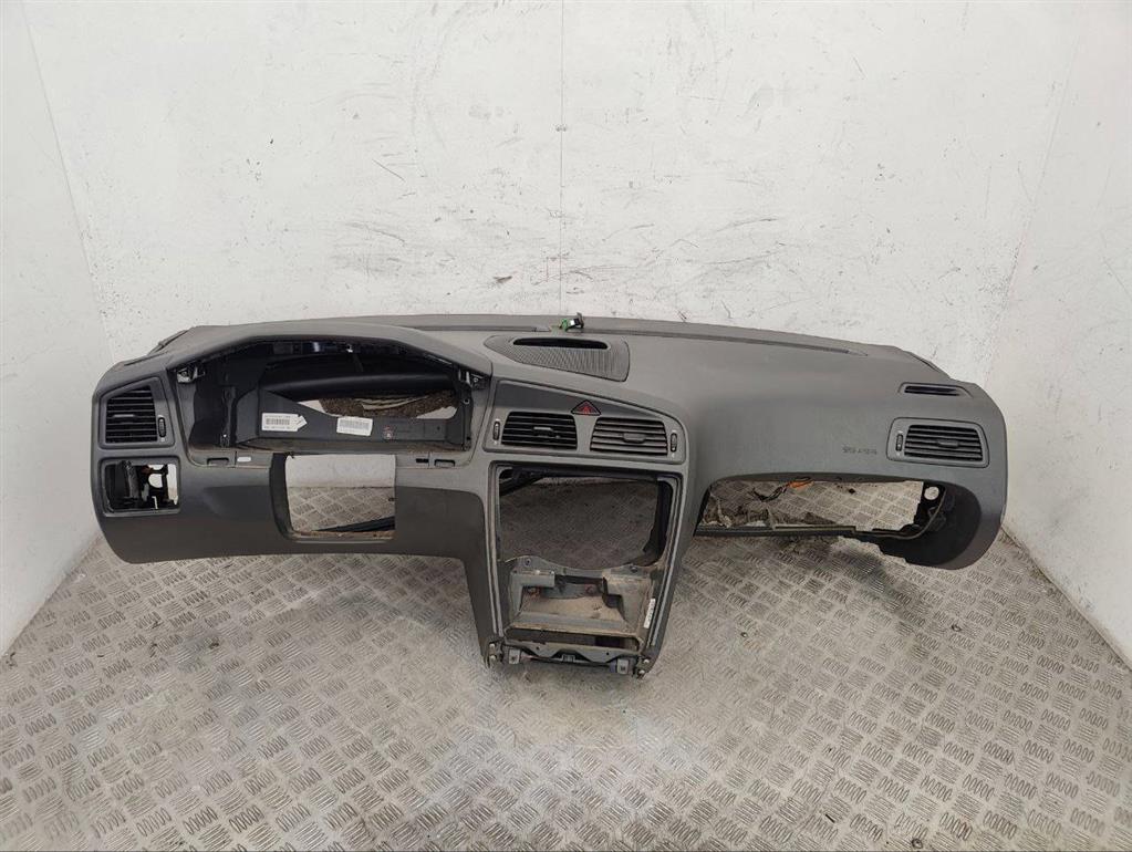 Панель передняя салона (торпедо)