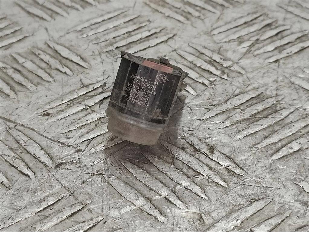 Парктроник задний