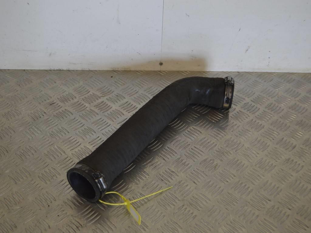 Патрубок интеркулера Renault Laguna 1 (1993-2001) 7700868263