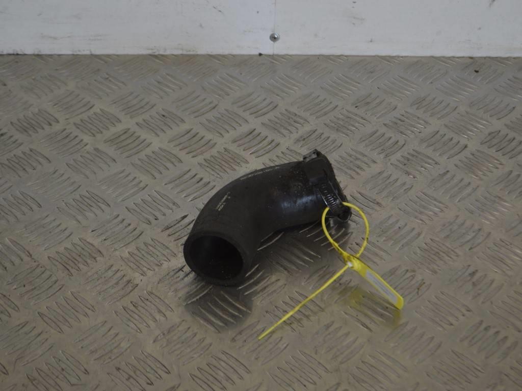 Патрубок интеркулера Renault Laguna 2 (2001-2007) 8200358165