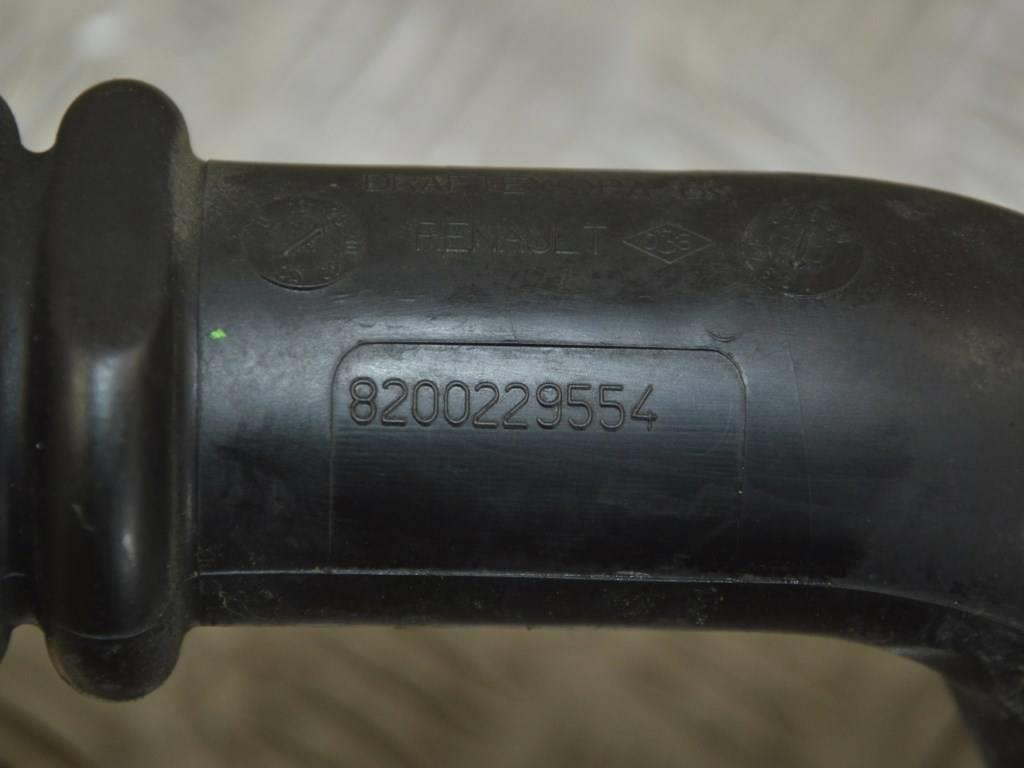 Патрубок интеркулера Renault Megane 1 (1996-2002) 8200229554