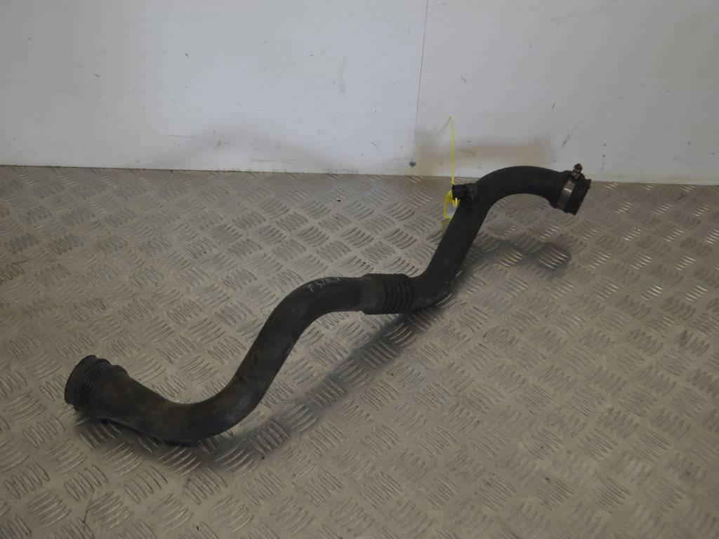 Патрубок интеркулера Renault Megane 2 (2002-2008) 8200527070