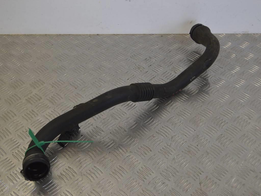 Патрубок интеркулера Renault Megane 2 (2002-2008) 8200527670, 8200533986