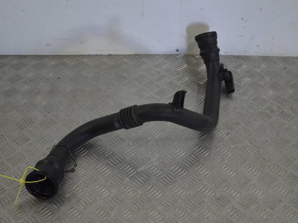 Патрубок интеркулера Renault Megane 3 (2008-2019) 8200981498