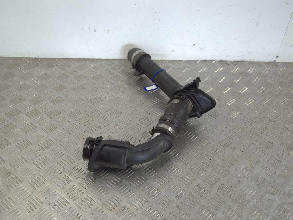 Патрубок интеркулера