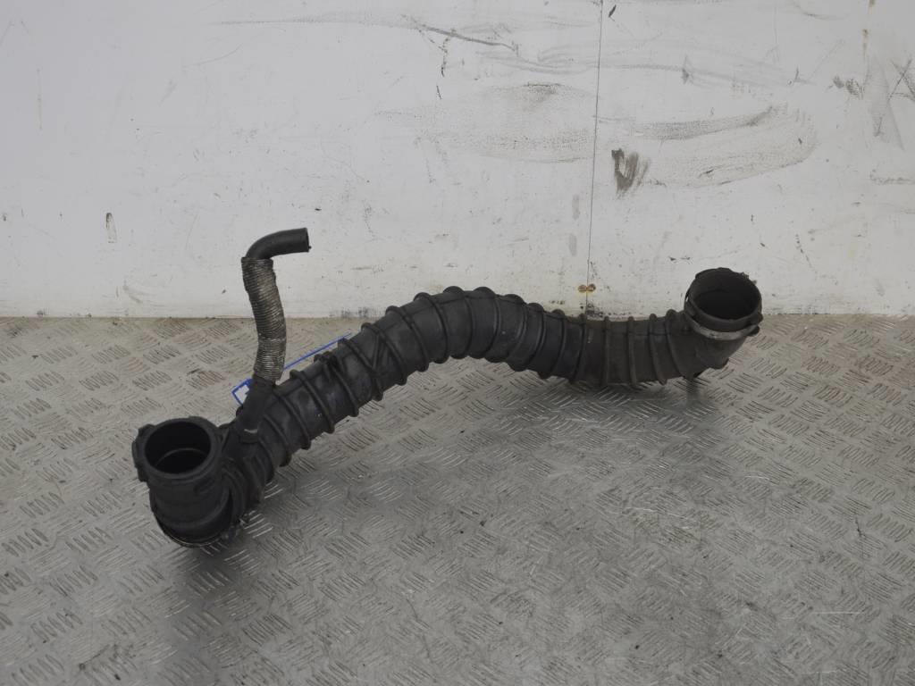 Патрубок интеркулера