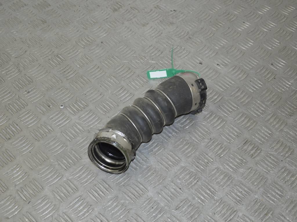 Патрубок интеркулера