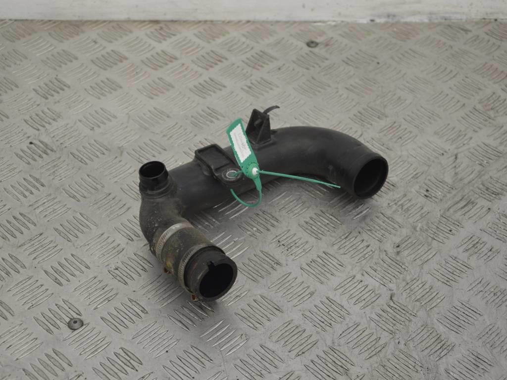 Патрубок интеркулера