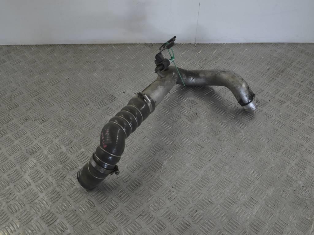 Патрубок интеркулера