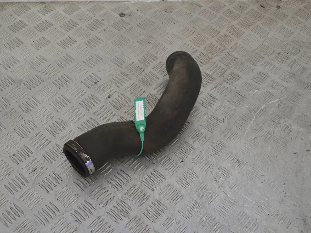 Патрубок интеркулера