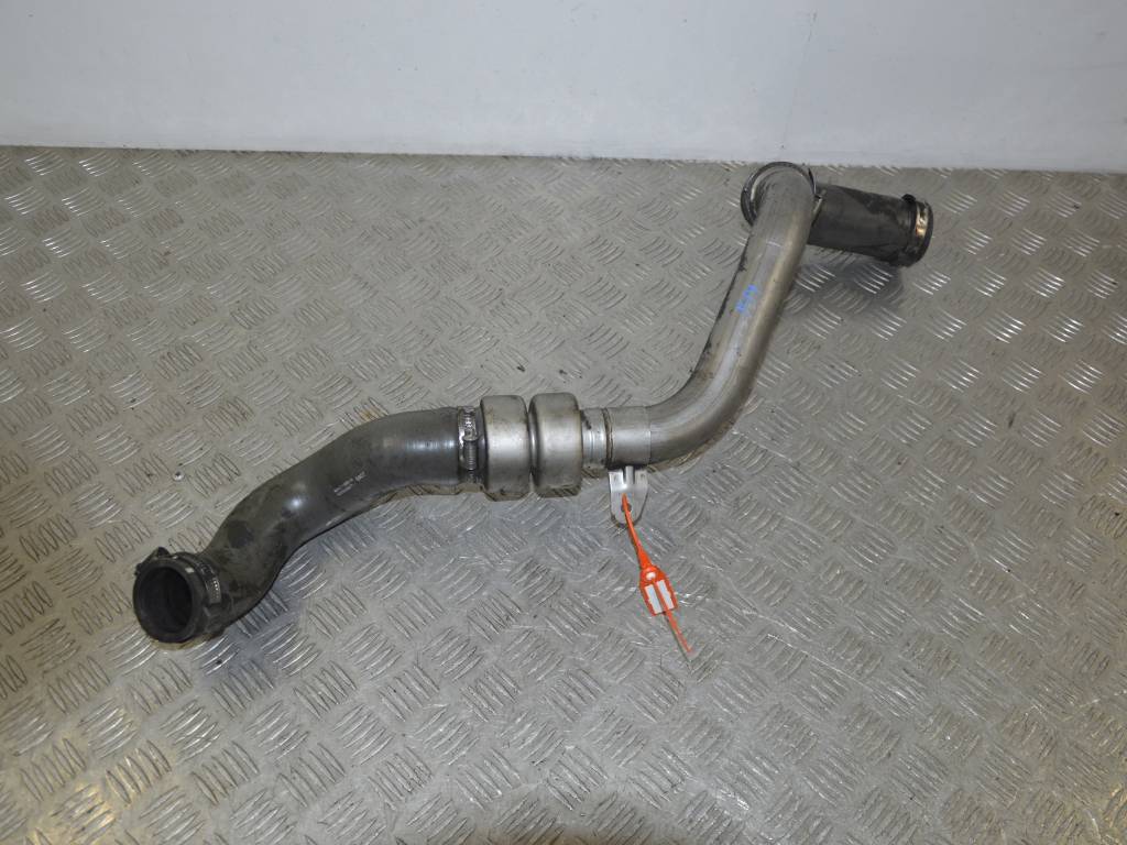 Патрубок интеркулера