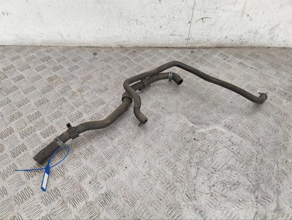 Патрубок отопителя (печки)