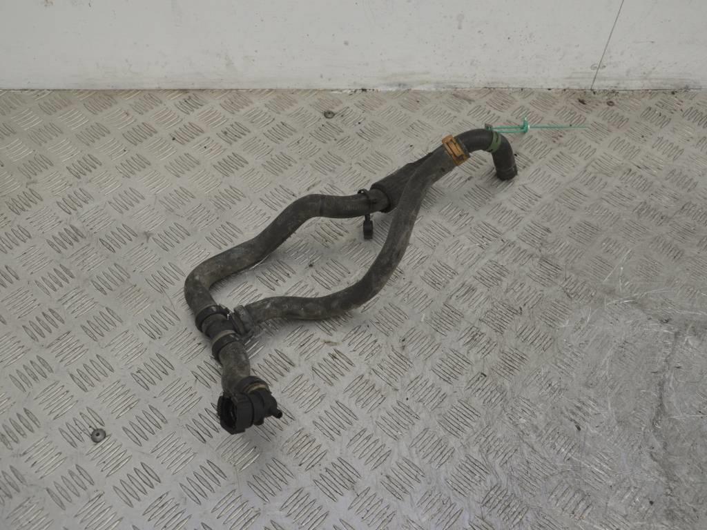 Патрубок отопителя (печки)