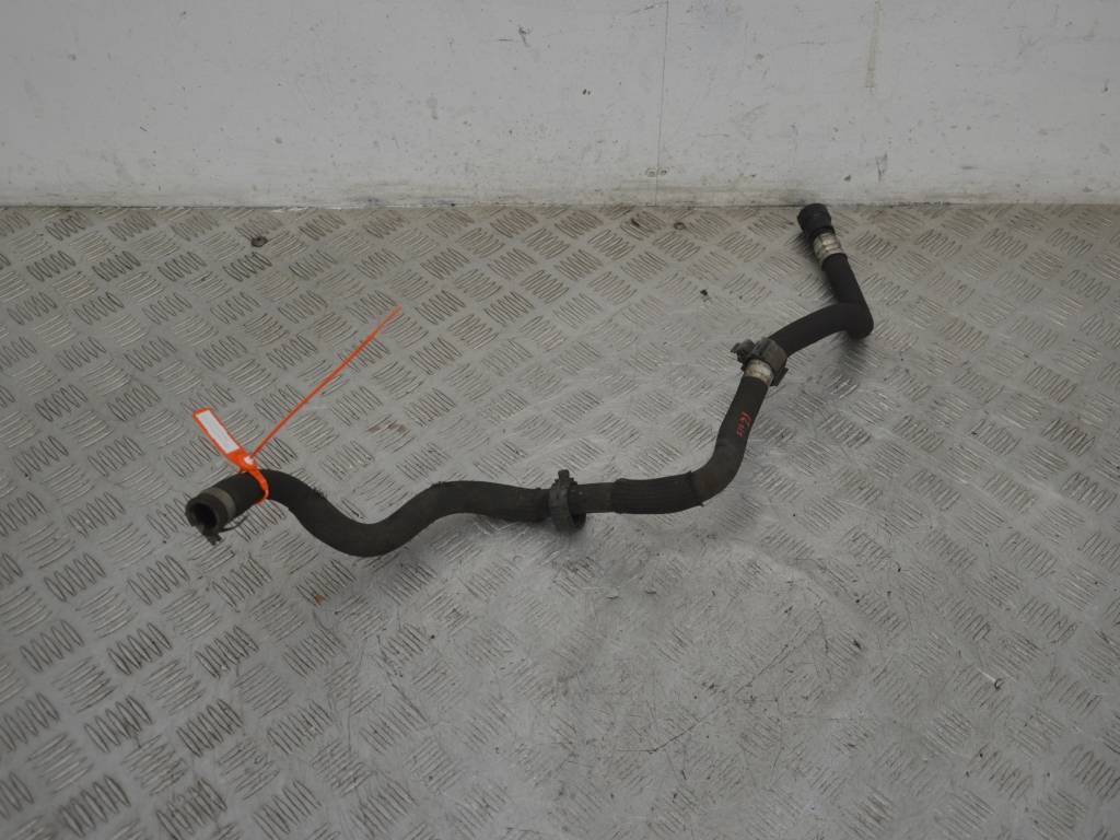 Патрубок отопителя (печки)