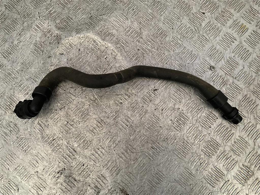 Патрубок отопителя (печки)