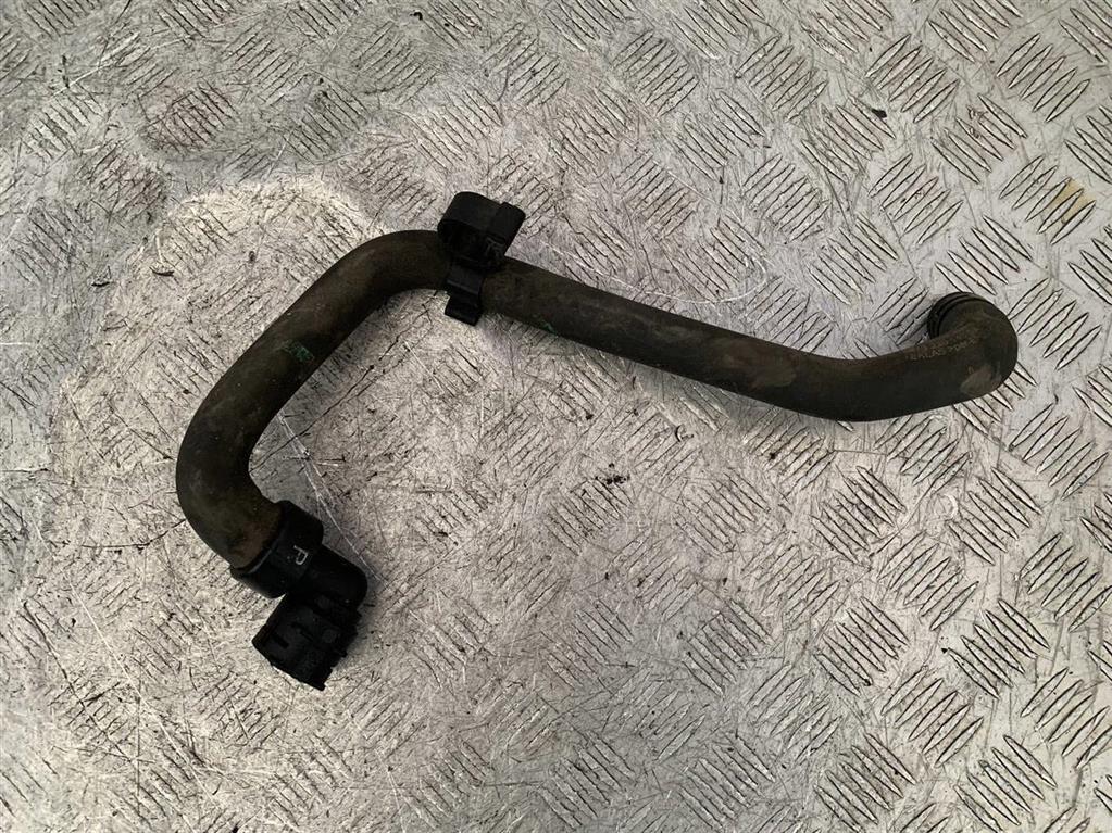 Патрубок отопителя (печки)