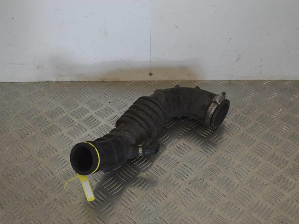 Патрубок воздушного фильтра